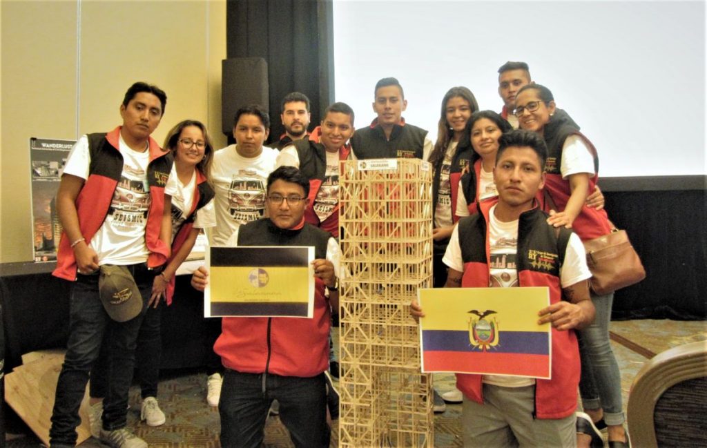 ESTUDIANTES DESTACAN EN CONCURSO DE SISMOLOGÍA EN SAN DIEGO- CALIFORNIA, CON UN EDIFICIO ESCALA