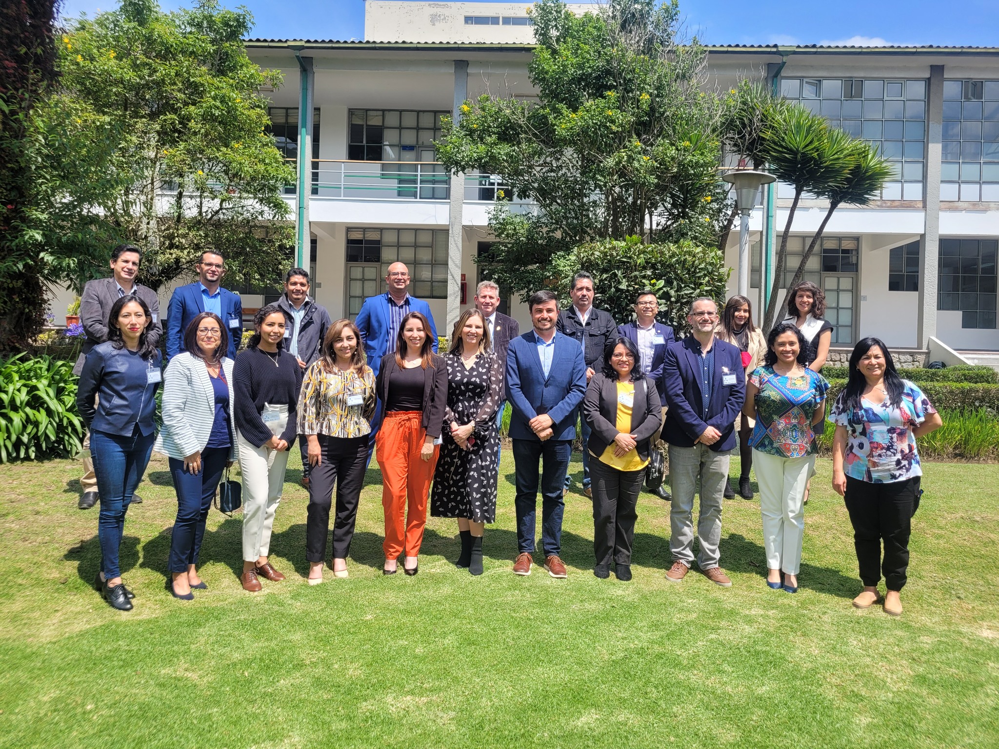 Primer conversatorio para el trabajo en red entre universidades